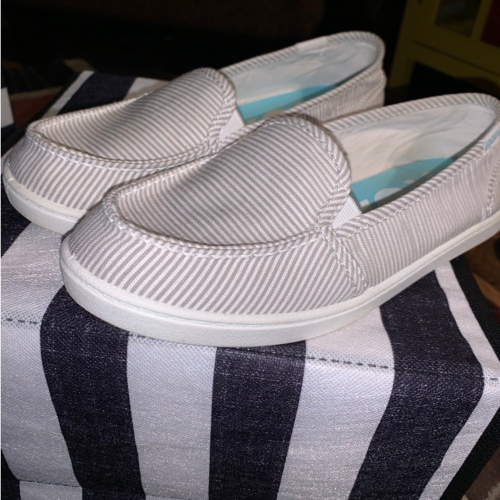 Roxy Women’s minnow slip on shoe